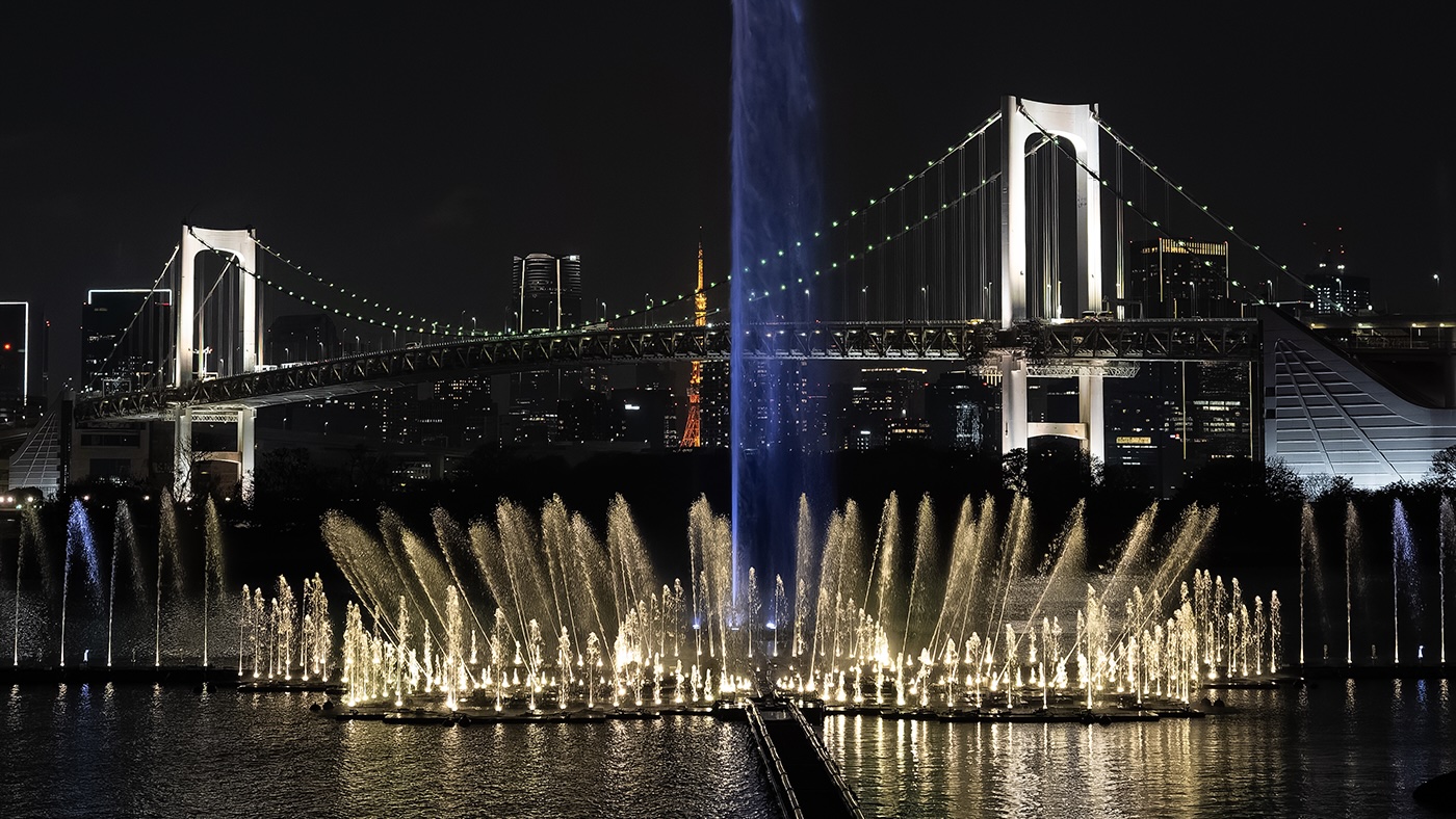 Watch the spectacular Tokyo Aqua Symphony fountain show