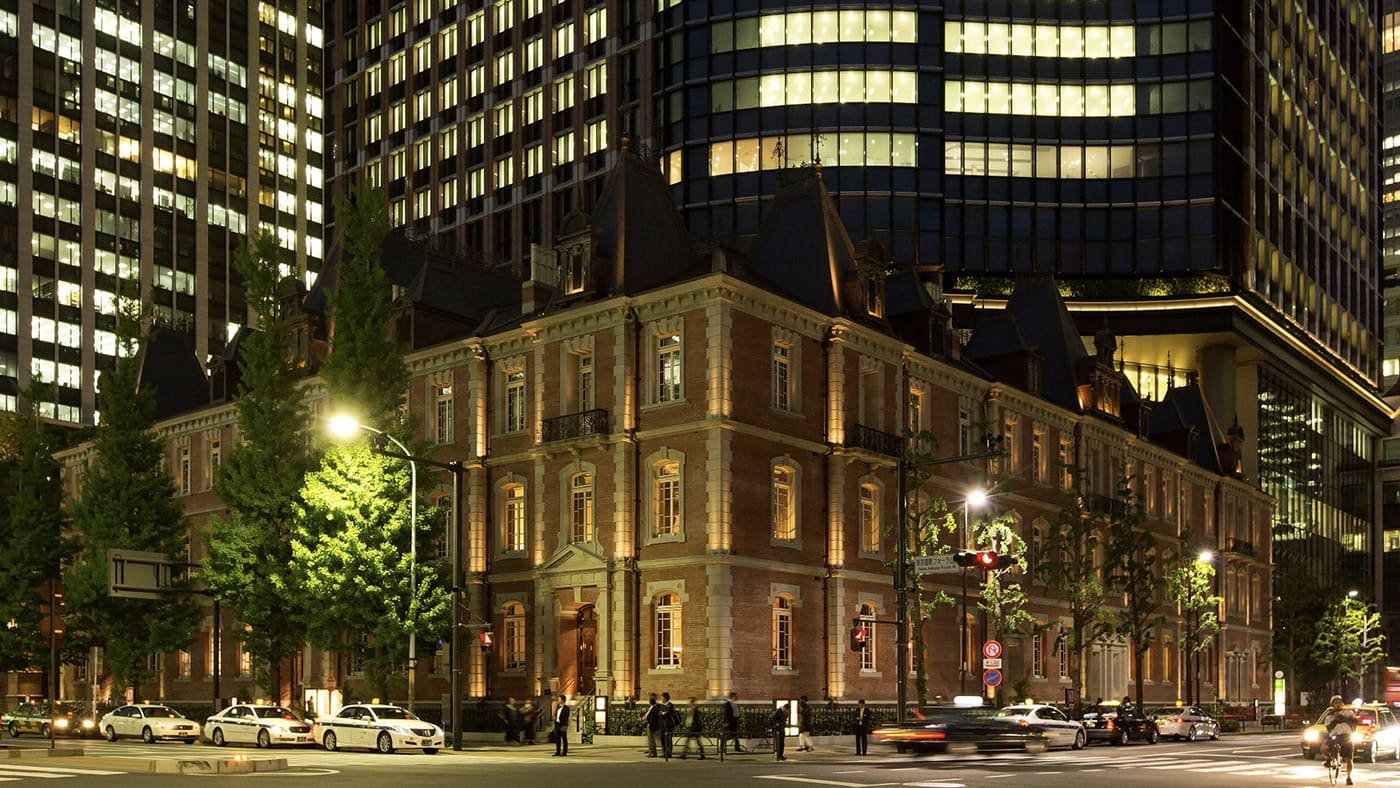 Visit the Mitsubishi Ichigokan Museum, Tokyo