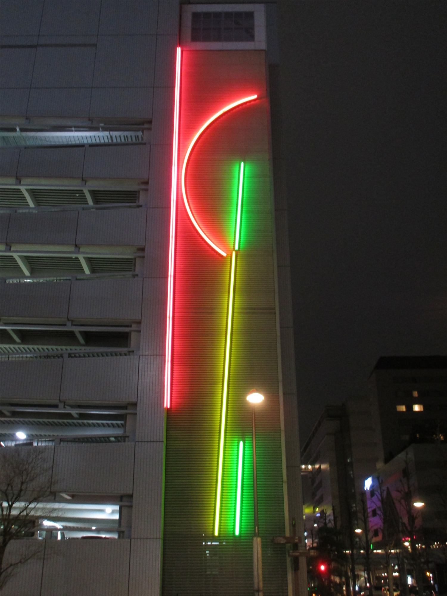 「ファーレ立川アート」を巡る