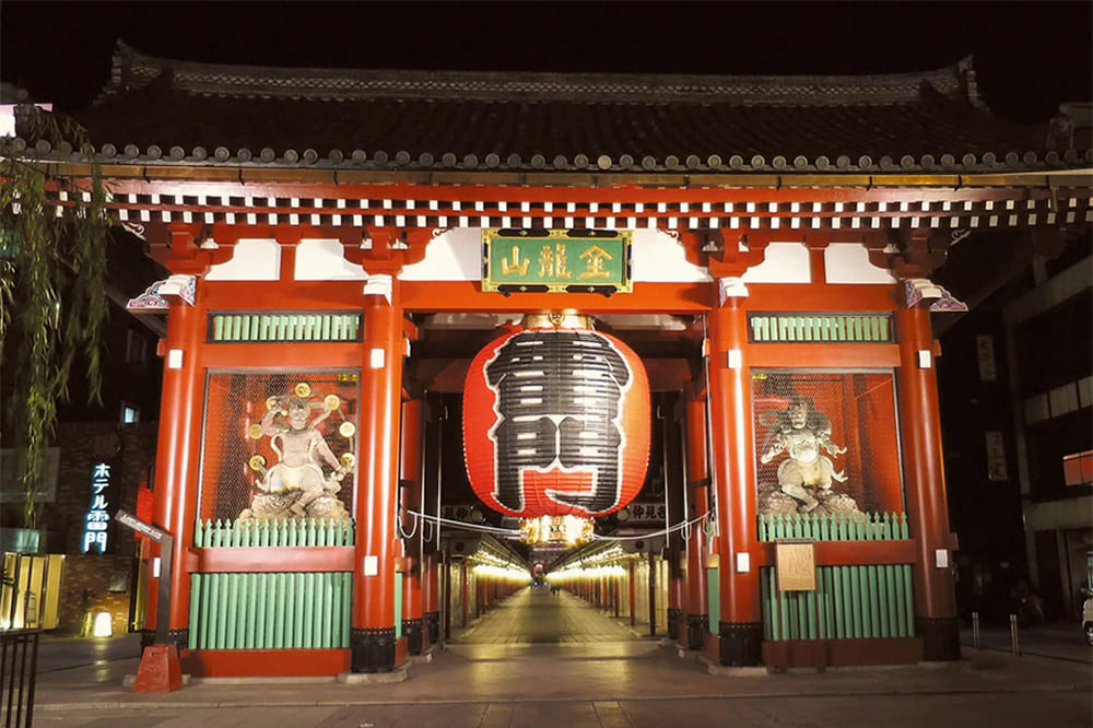 Stroll from Sensoji Temple over the Sumida River Walk<sup>®</sup>, and on to TOKYO SKYTREE<sup>®</sup>