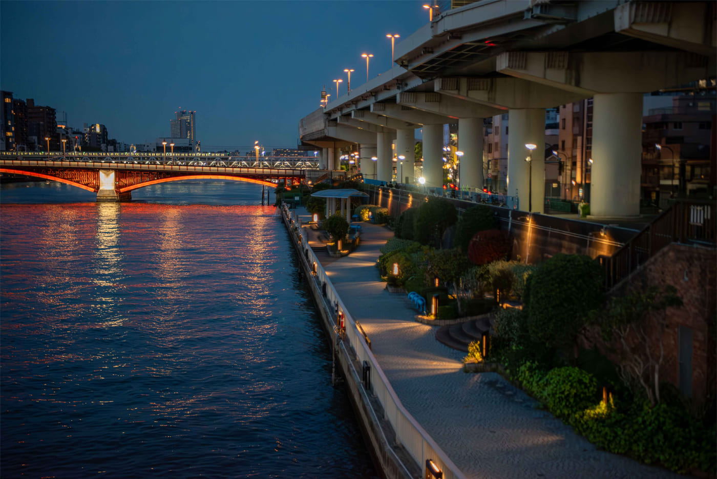 Take a midnight stroll through Asakusa